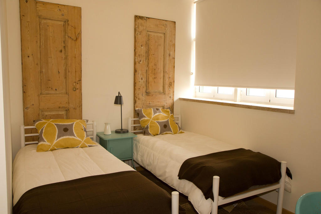Turismo Do Seculo Hotell Estoril Rum bild A bedroom with two single beds