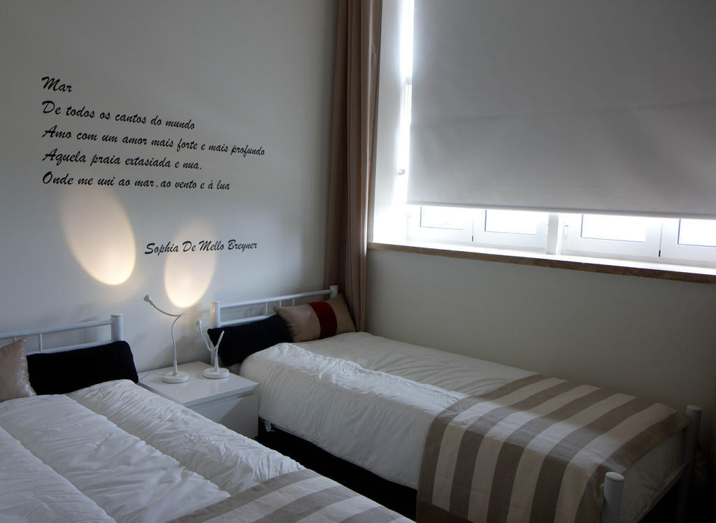 Turismo Do Seculo Hotell Estoril Rum bild A wall decal in a bedroom