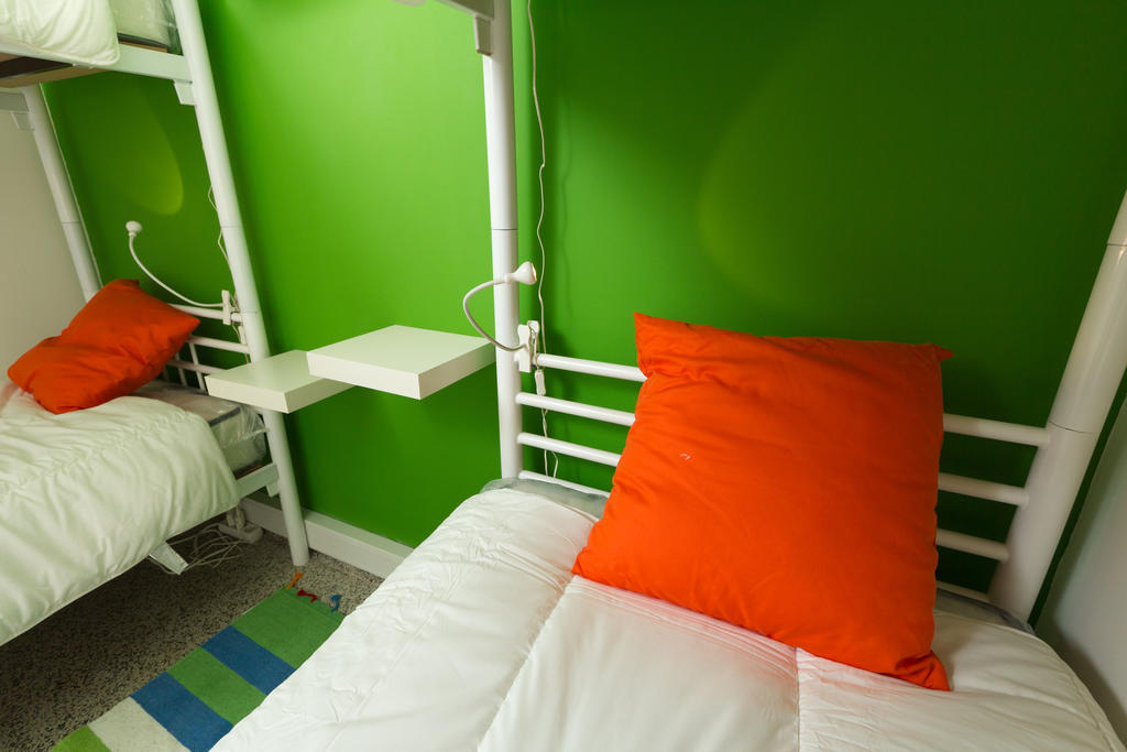 Turismo Do Seculo Hotell Estoril Rum bild A typical room at the hostel